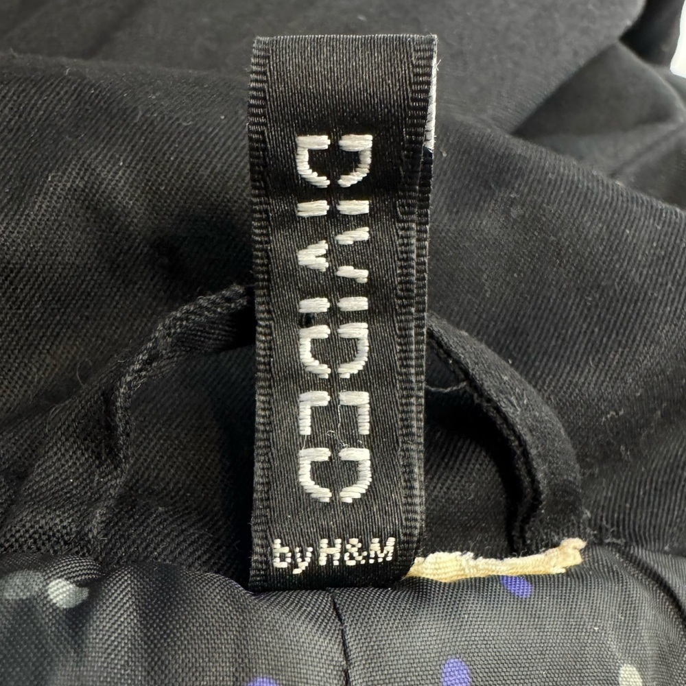 Divided By H&M Women’s Black Short Trench Coat Pockets Belted Lightweight Size 2 - Picture 10 of 13